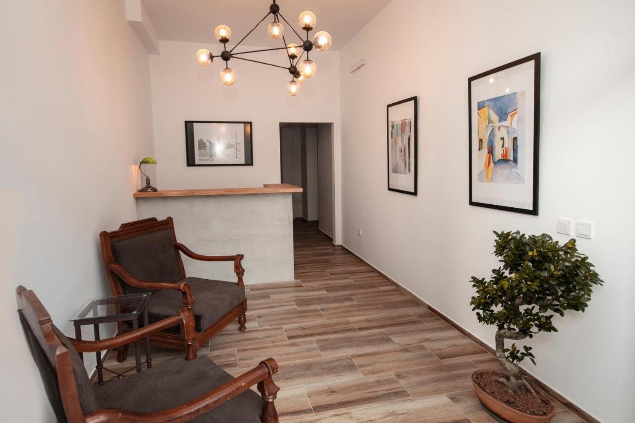 Grand Boutique Hotel Pristina Extérieur photo