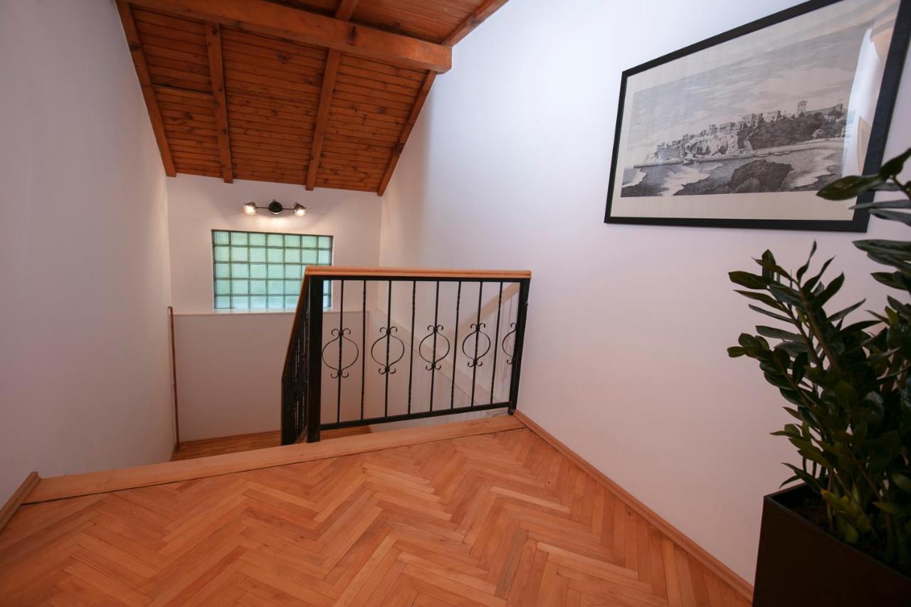 Grand Boutique Hotel Pristina Extérieur photo