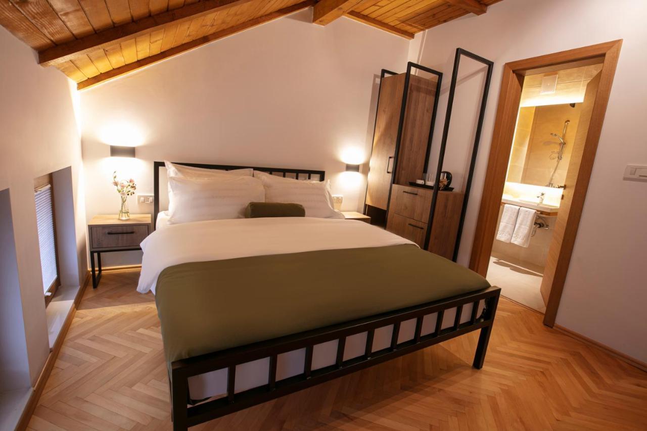 Grand Boutique Hotel Pristina Extérieur photo