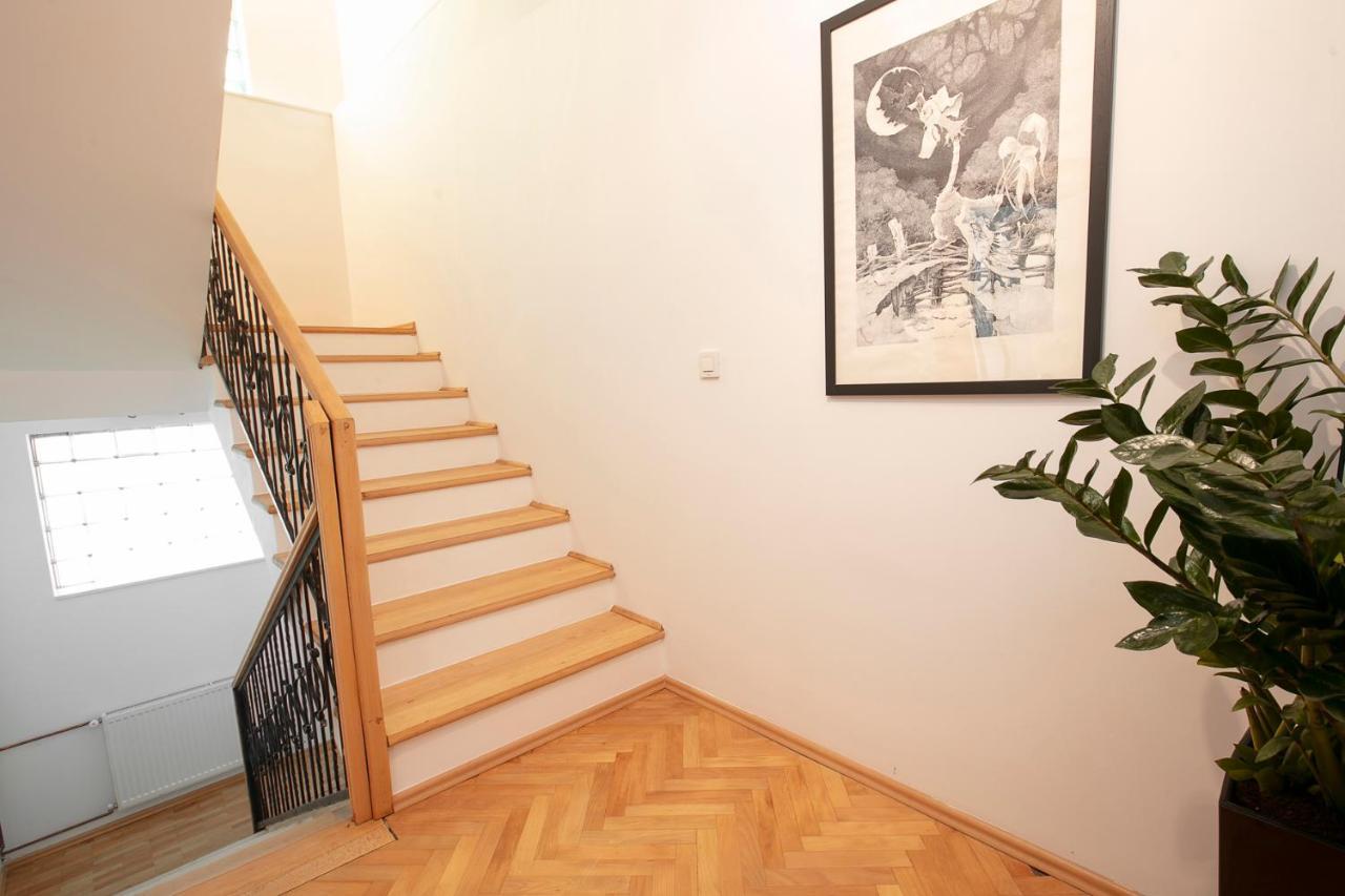 Grand Boutique Hotel Pristina Extérieur photo