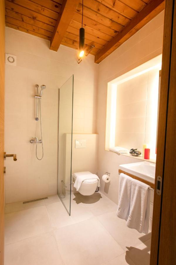 Grand Boutique Hotel Pristina Extérieur photo