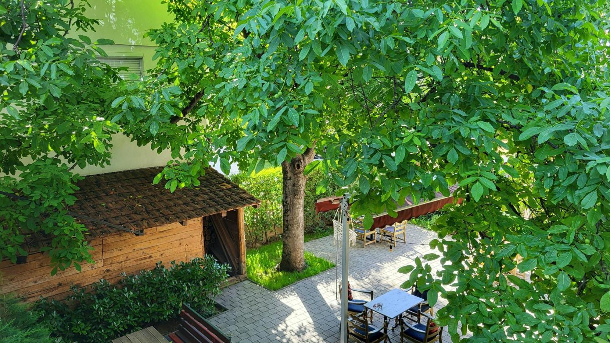 Grand Boutique Hotel Pristina Extérieur photo